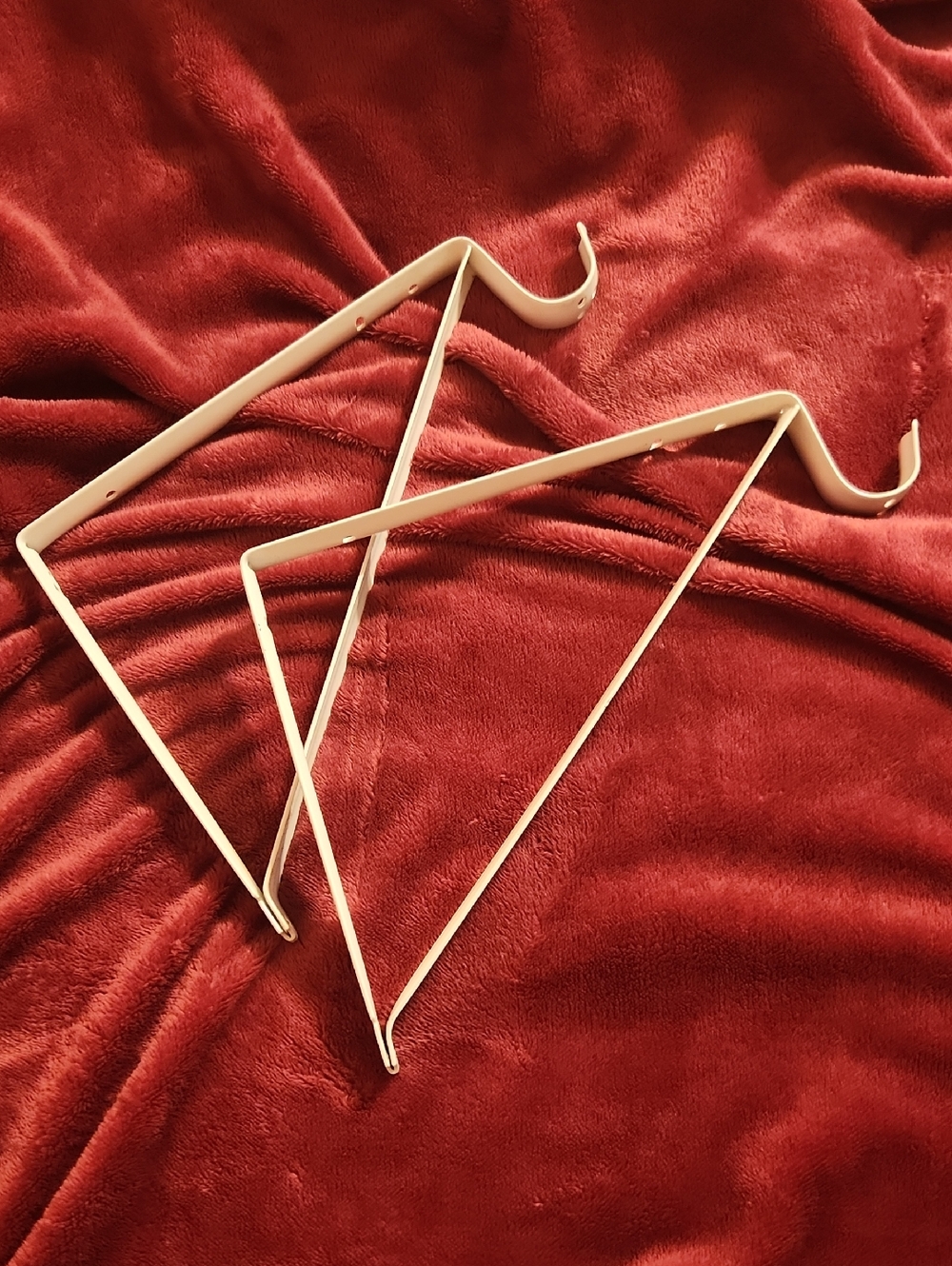 Cream Metal Shelf Brackets - Pair